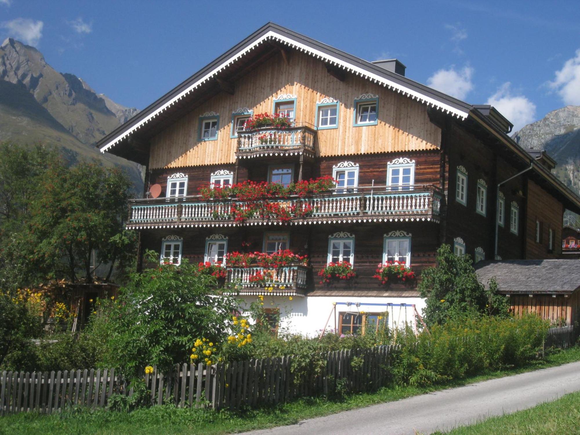 Appartement Haus Ursula à Kals-am Großglockner Extérieur photo
